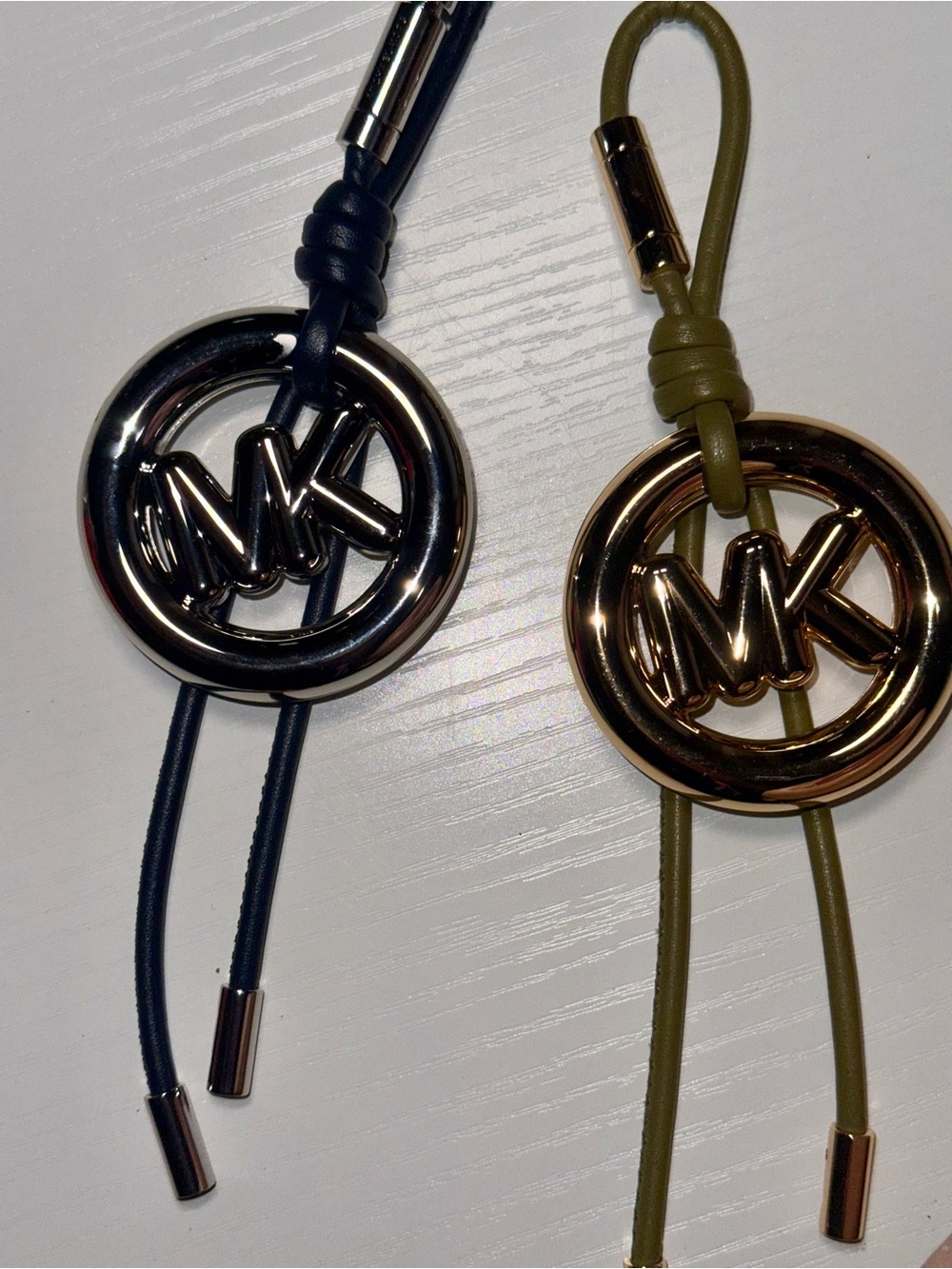 Michael Kors leather Cord Keychain - navy blue